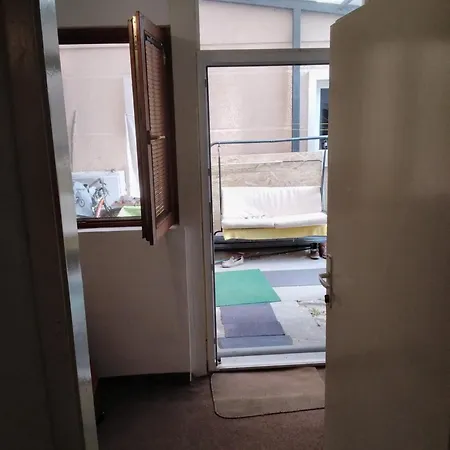 In Flowers Apartman *